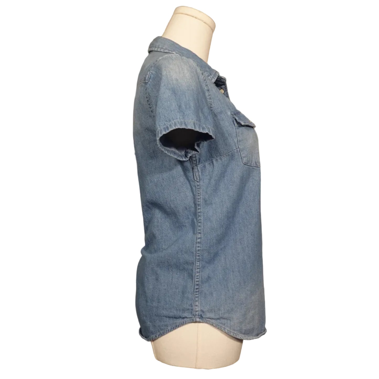 Levi’s Palm Breeze Denim Button-Up (XS)