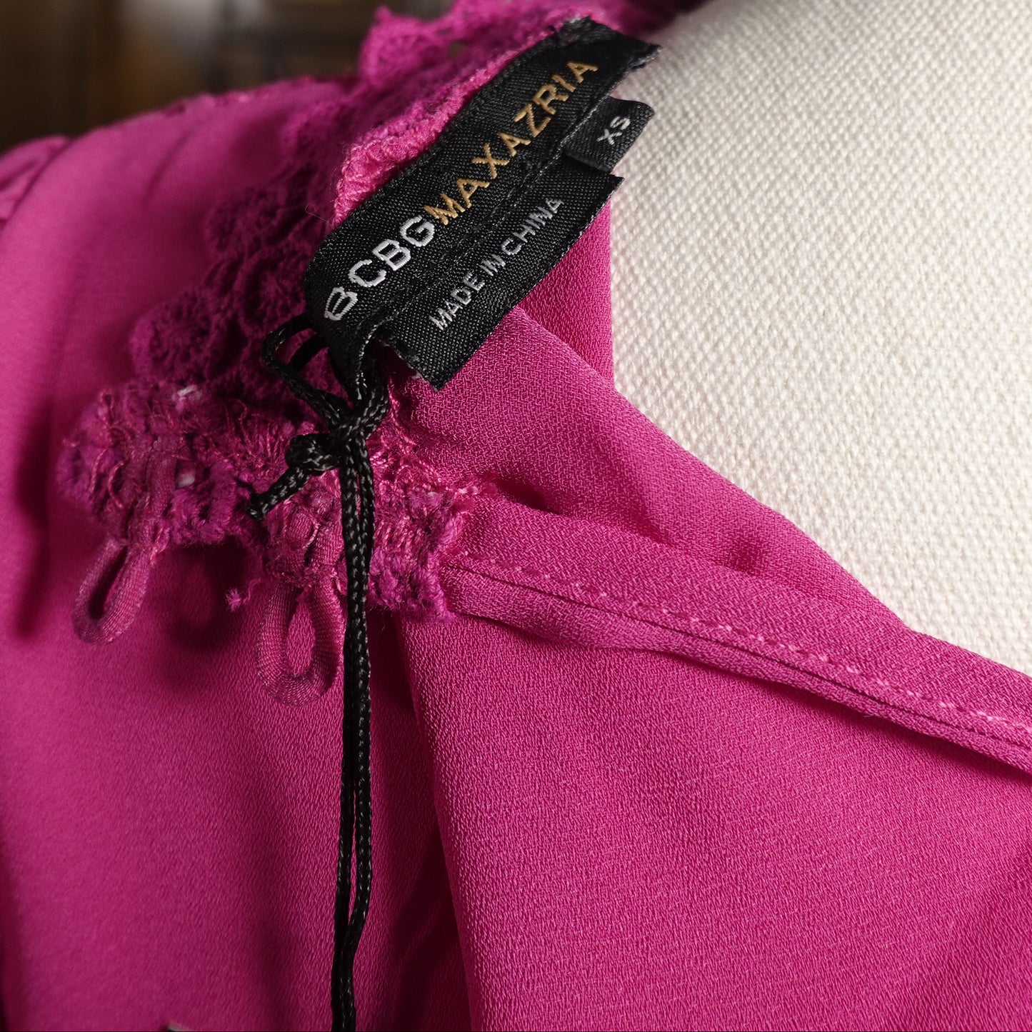 BCBGMAXAZRIA Lace Fuchsia Lightweight-XS